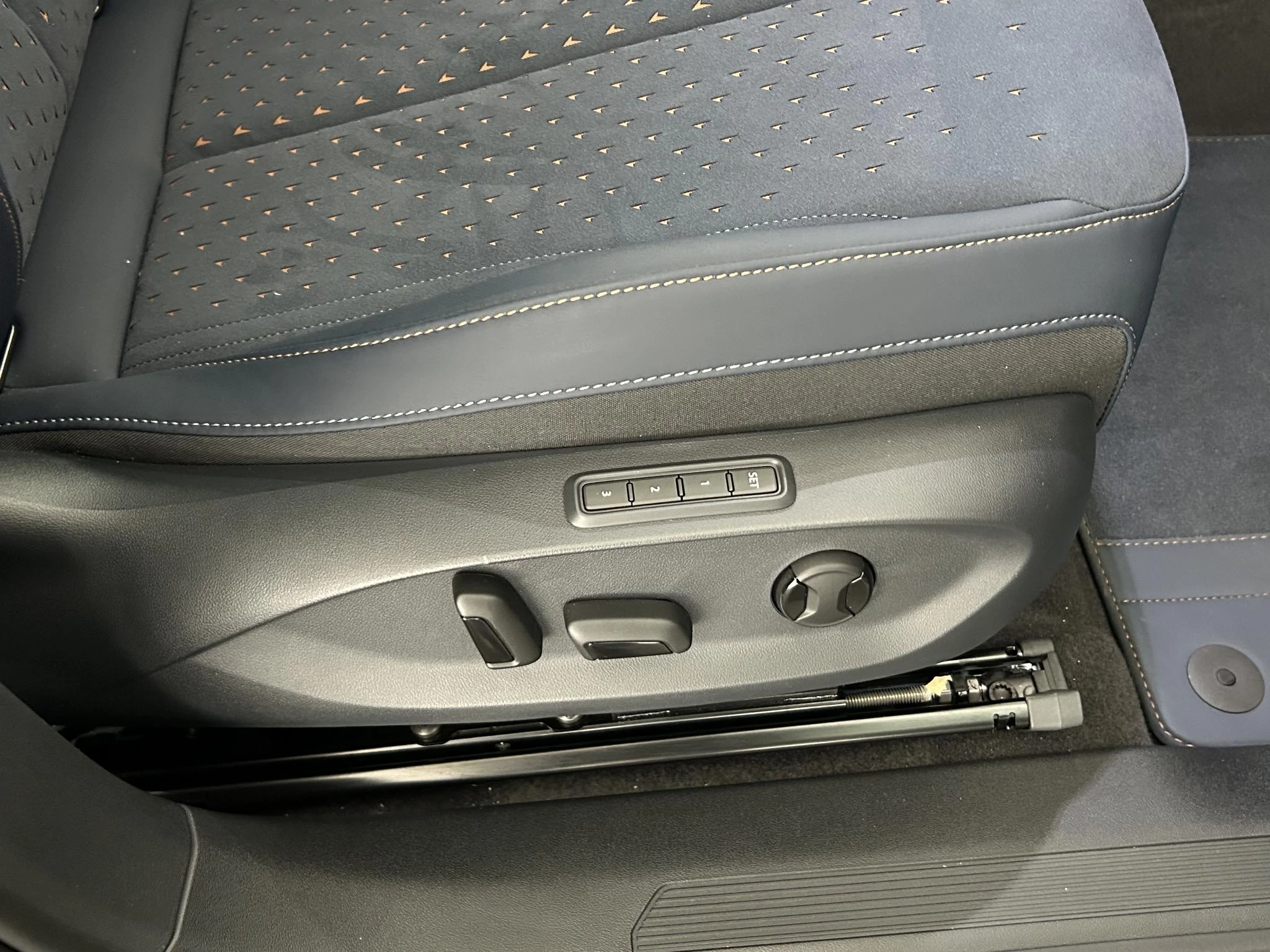 Hoofdafbeelding CUPRA Tavascan