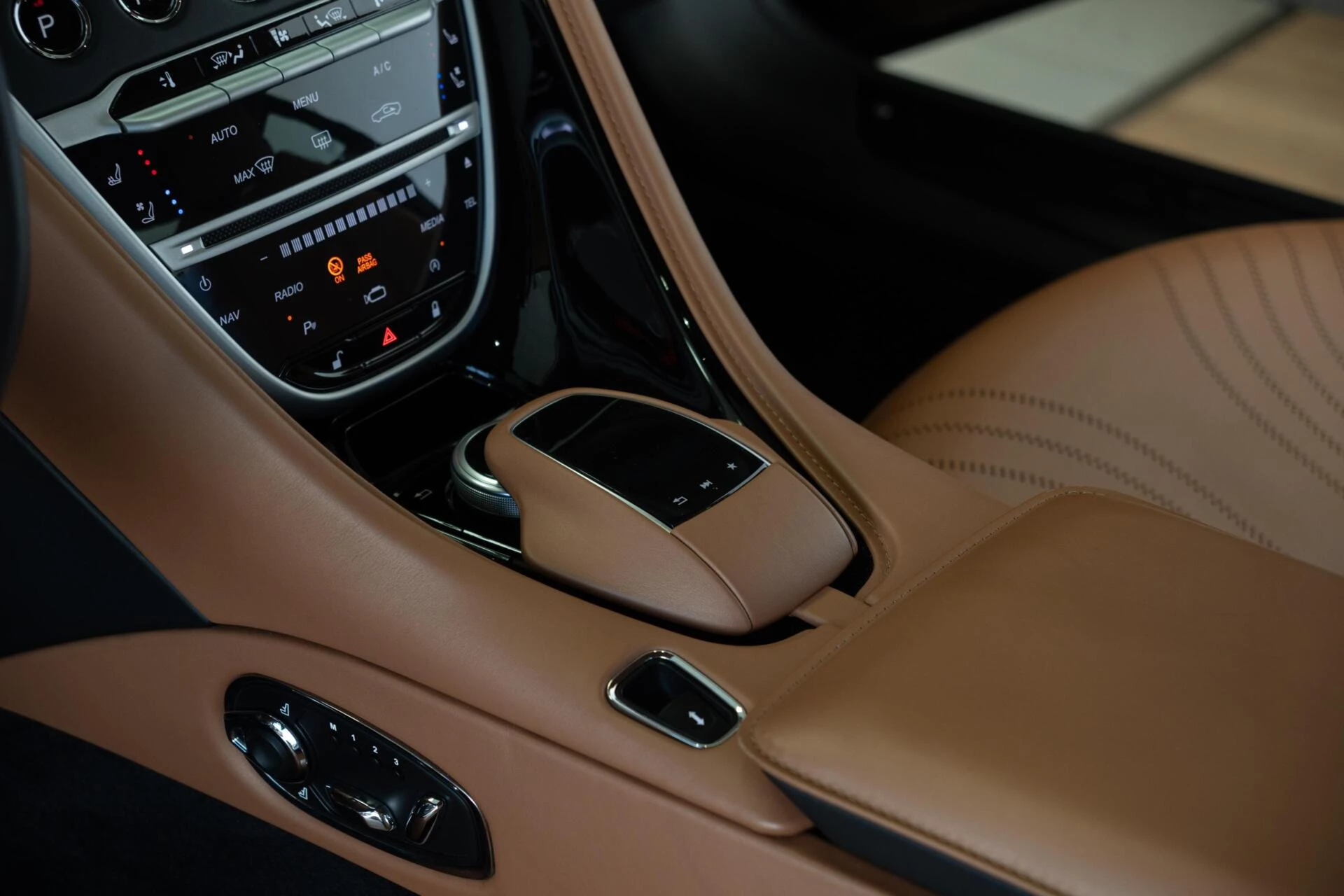 Hoofdafbeelding Aston Martin DB11