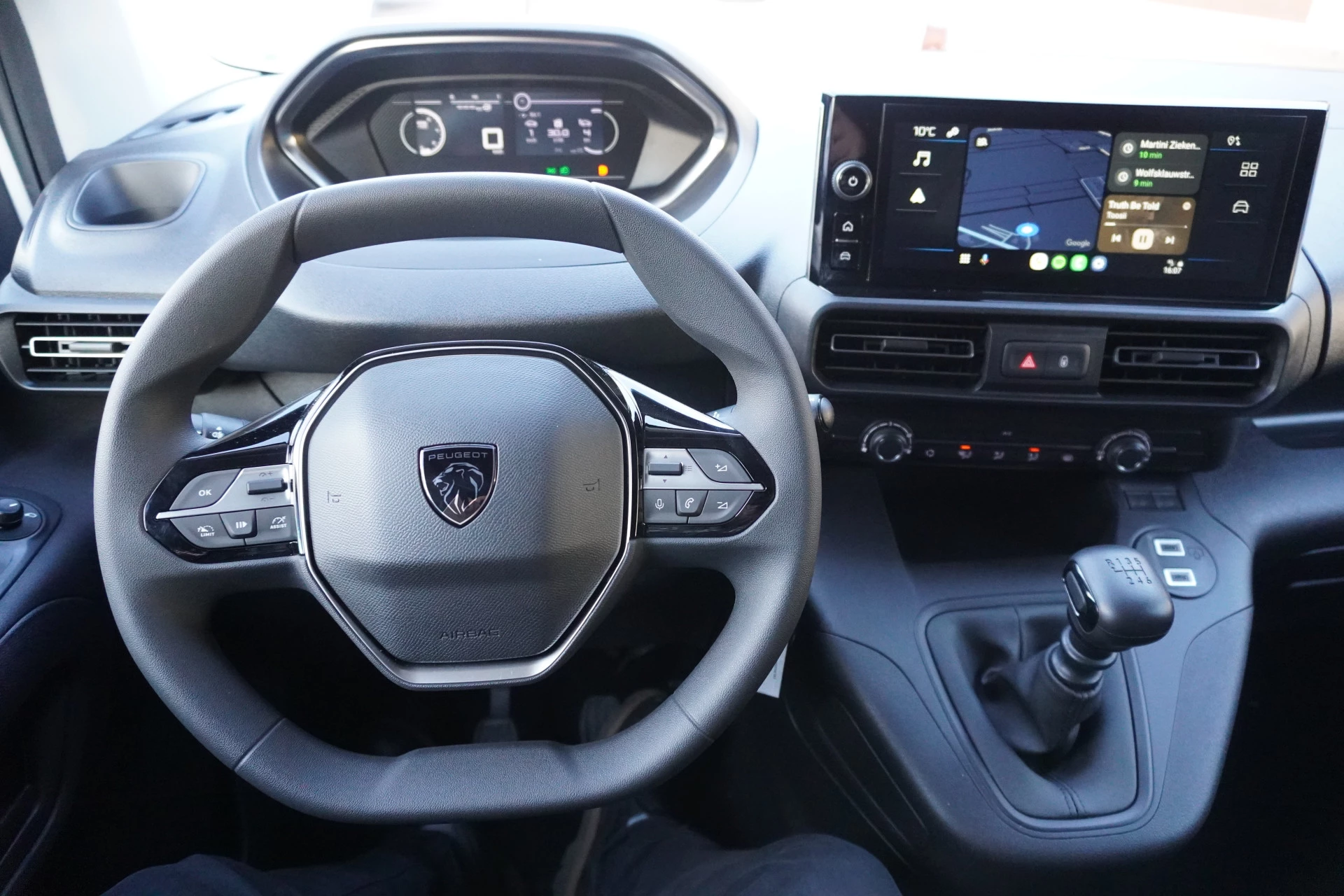 Hoofdafbeelding Peugeot Partner