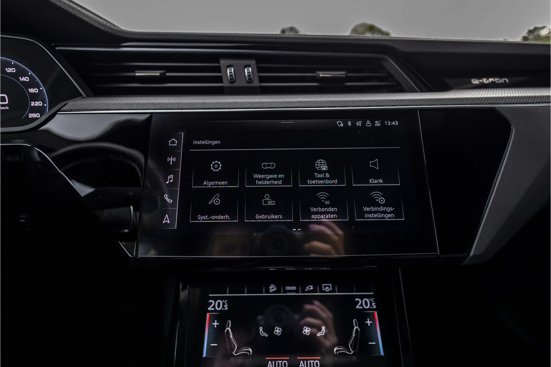 Hoofdafbeelding Audi e-tron