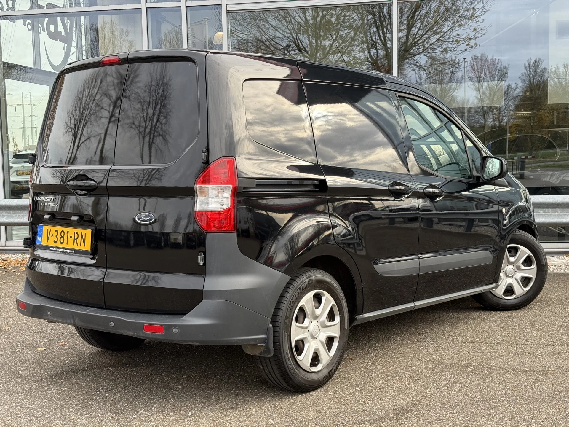 Hoofdafbeelding Ford Transit Courier