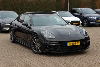 Porsche Panamera 2.9 4 E-Hybrid / NL Auto / 67.531 km / Panoramadak / 360Camera / Achterasbesturing / Carbon intr. / Softclose / Luchtvering / Adaptieve stoelen / 21'' / Keyless / Matrix LED / Sportdesign+Chrono / Bose / Sp