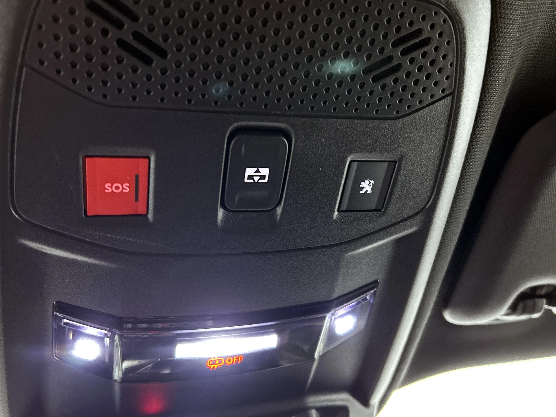 Hoofdafbeelding Peugeot e-2008