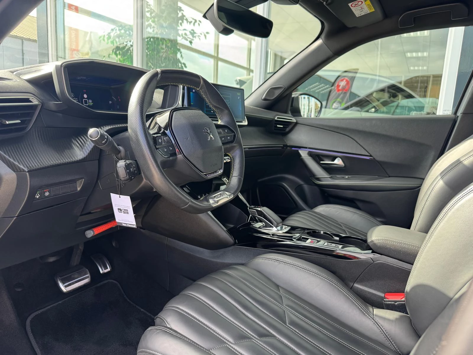 Hoofdafbeelding Peugeot e-2008