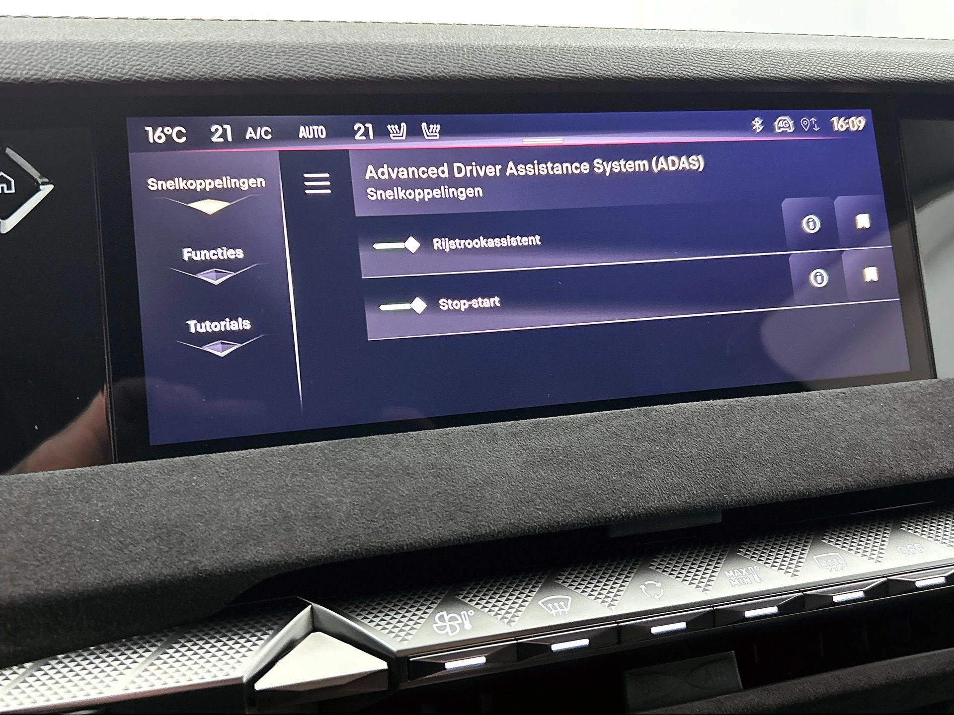 Hoofdafbeelding DS DS 4