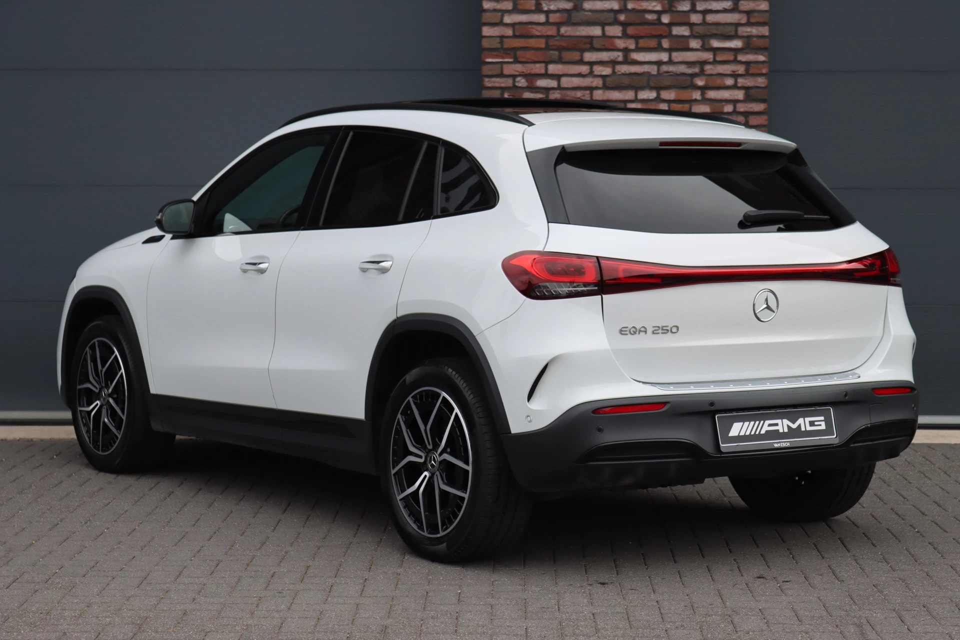 Hoofdafbeelding Mercedes-Benz EQA