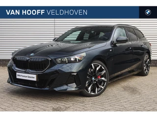 BMW 5 Serie Touring 550e xDrive M Sport Automaat / Panoramadak / Trekhaak / Bowers & Wilkins / M Multifunctionele Stoelen / Adaptief M Onderstel Professional / Parking Assistant Professional