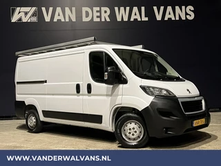 Peugeot Boxer 2.2 BlueHDi 141pk L2H1 Euro6 Airco | Navigatie | Camera | Cruisecontrol | imperiaal, 2500kg trekhaak, parkeersensoren, bijrijdersbank, trap