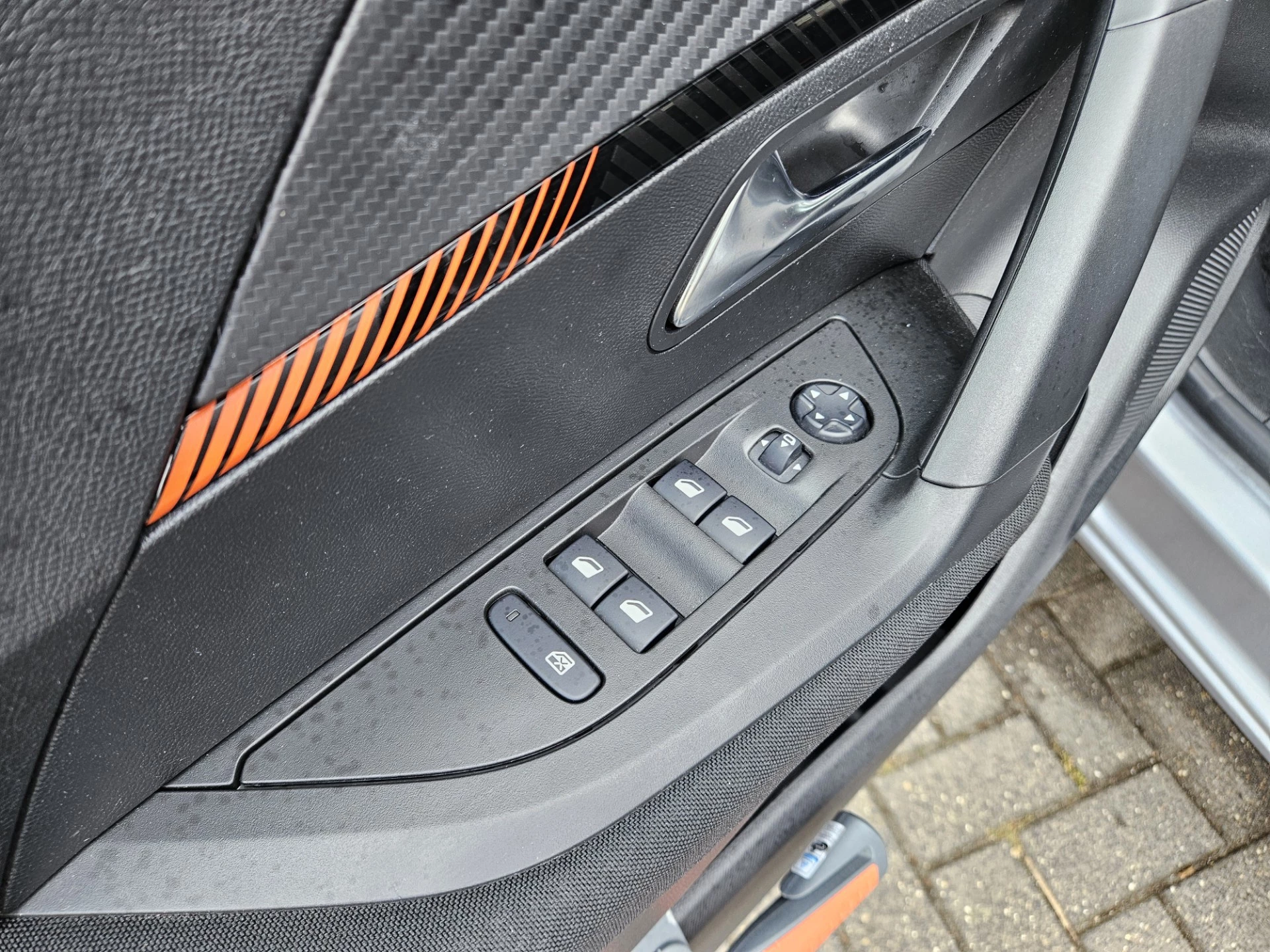 Hoofdafbeelding Peugeot e-2008