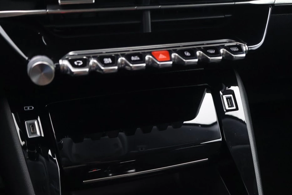 Hoofdafbeelding Peugeot e-208