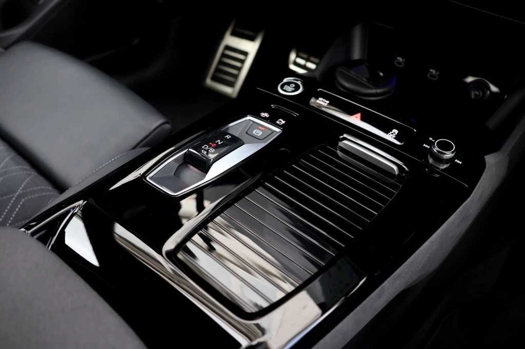 Hoofdafbeelding Audi Q6 e-tron