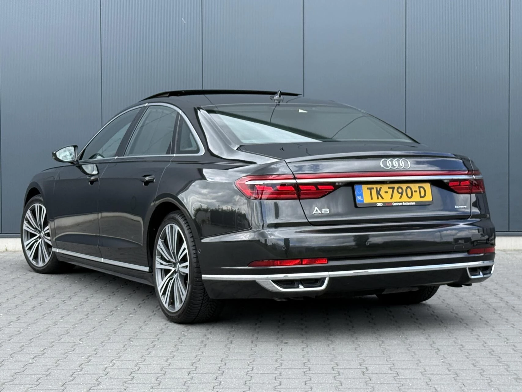 Hoofdafbeelding Audi A8