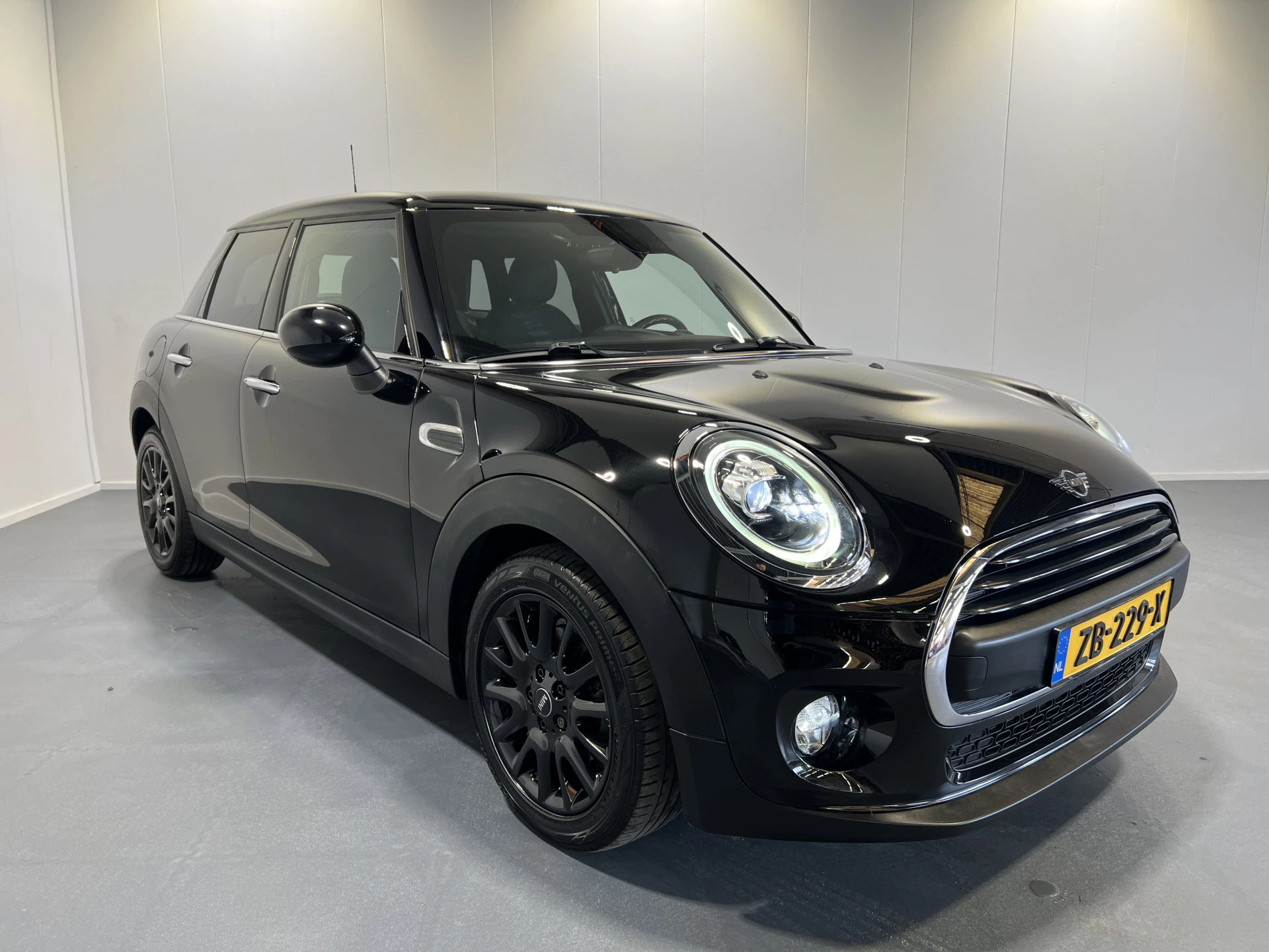 Hoofdafbeelding MINI 5-deurs