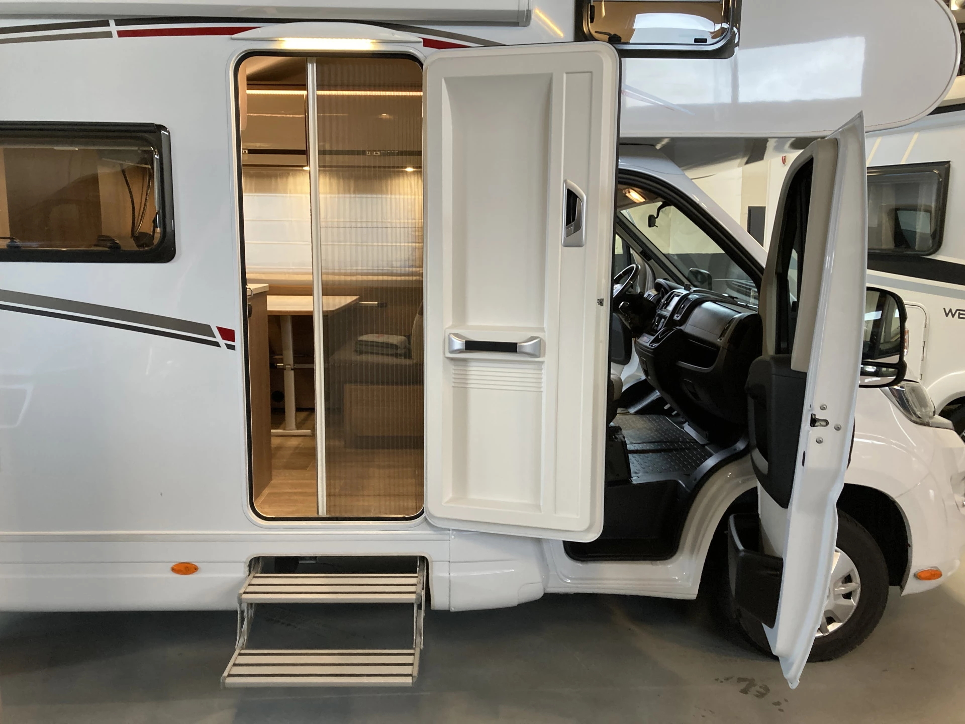 Hoofdafbeelding Dethleffs Trend A 6977 Alkoof | 6 Persoons | 150 PK | 2019 | Luxe en Bomvol