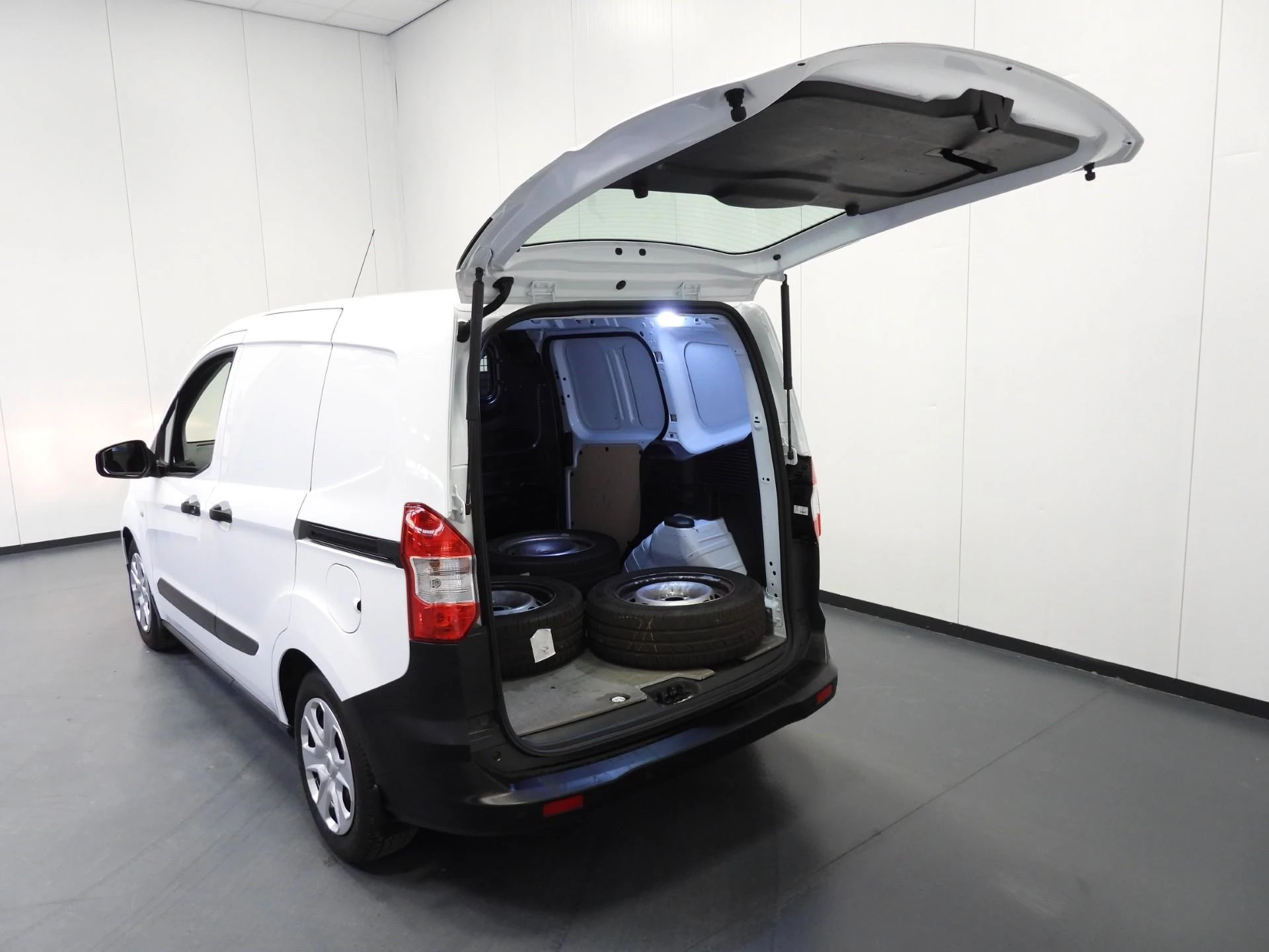 Hoofdafbeelding Ford Transit Courier