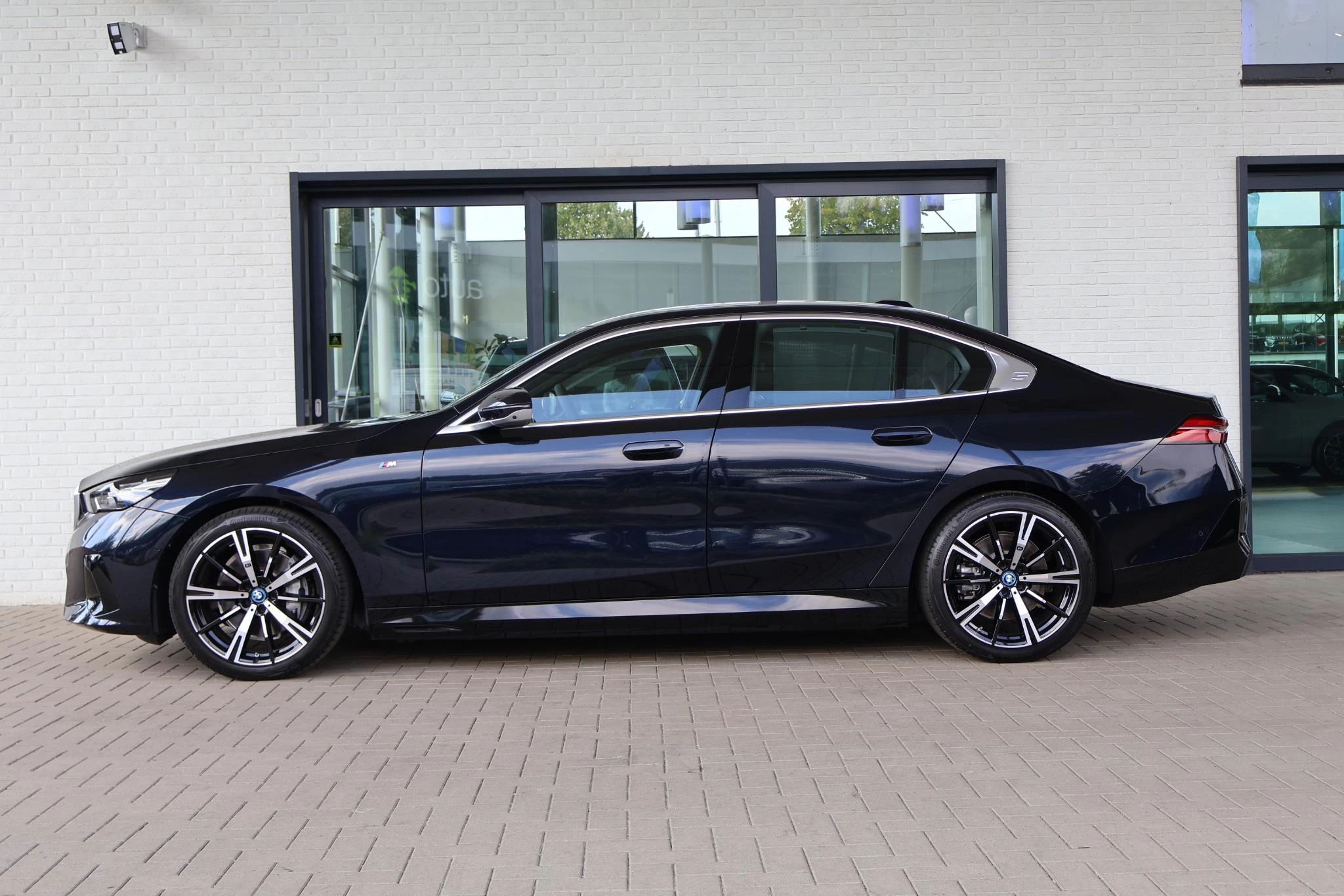 Hoofdafbeelding BMW i5