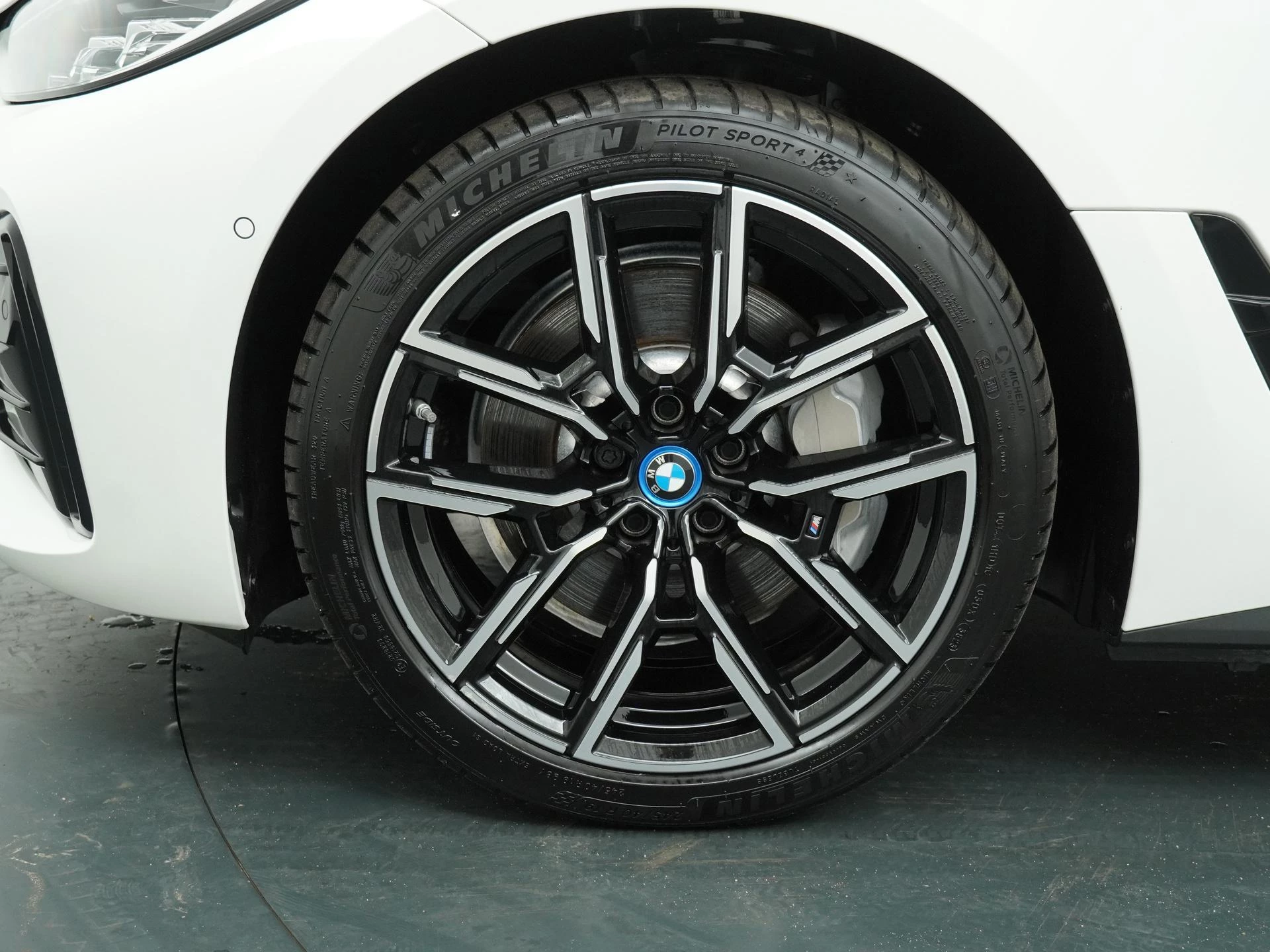 Hoofdafbeelding BMW i4