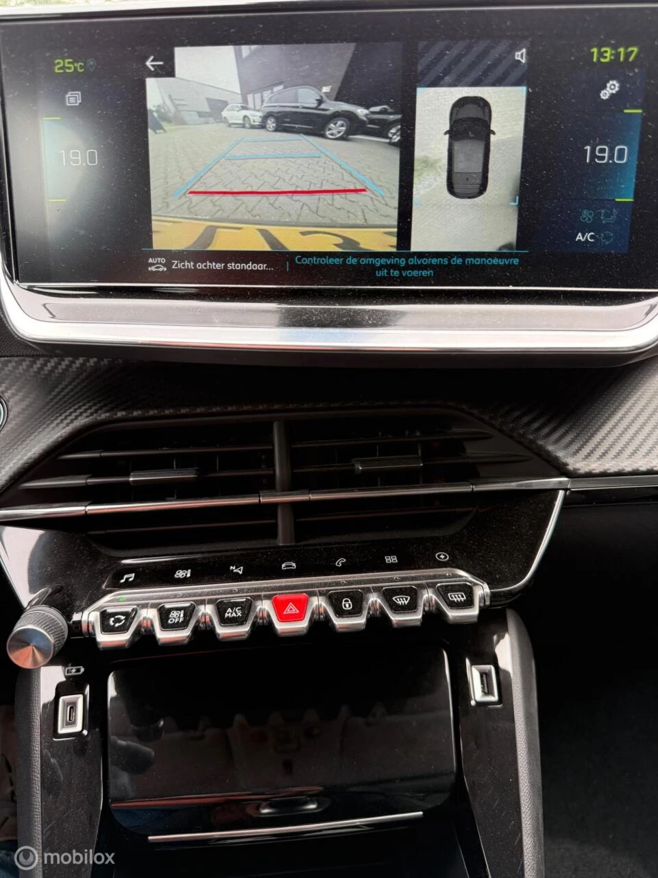 Hoofdafbeelding Peugeot e-208