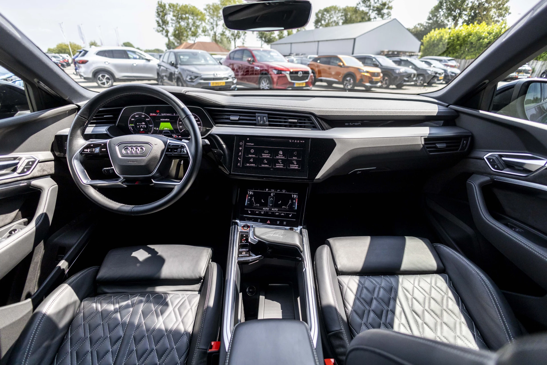 Hoofdafbeelding Audi e-tron