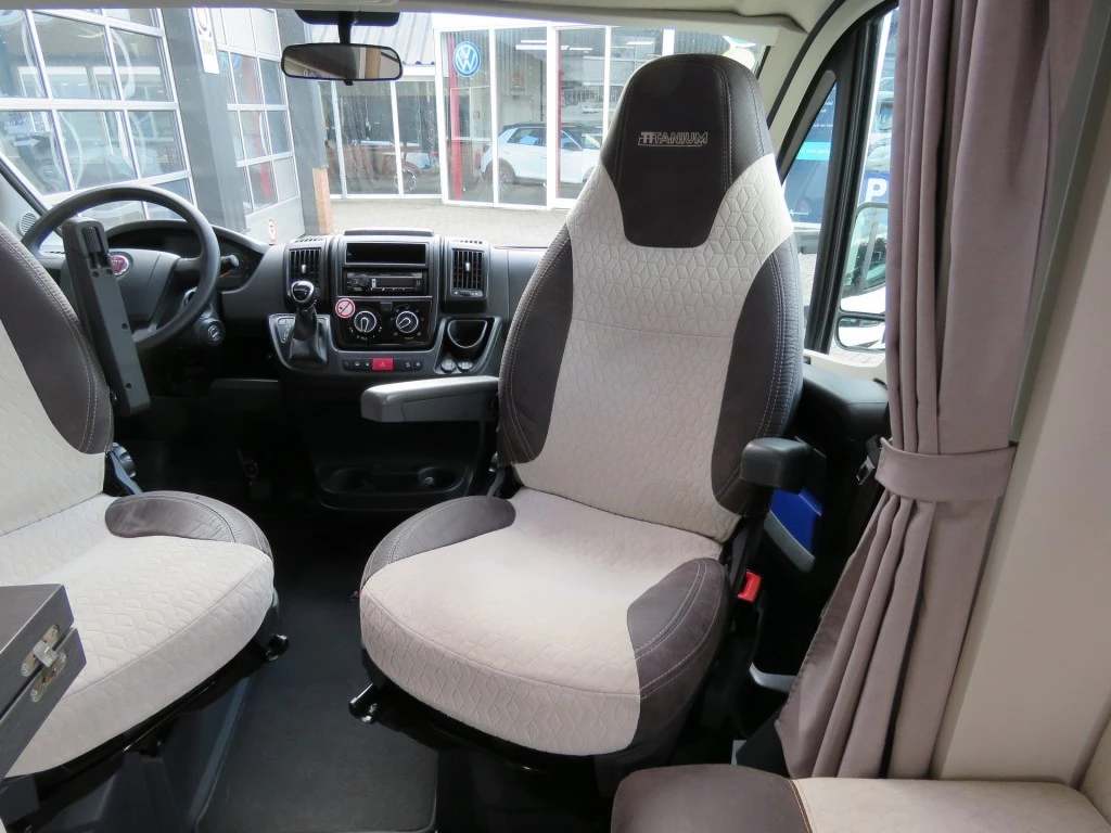 Hoofdafbeelding Chausson 777 Ga