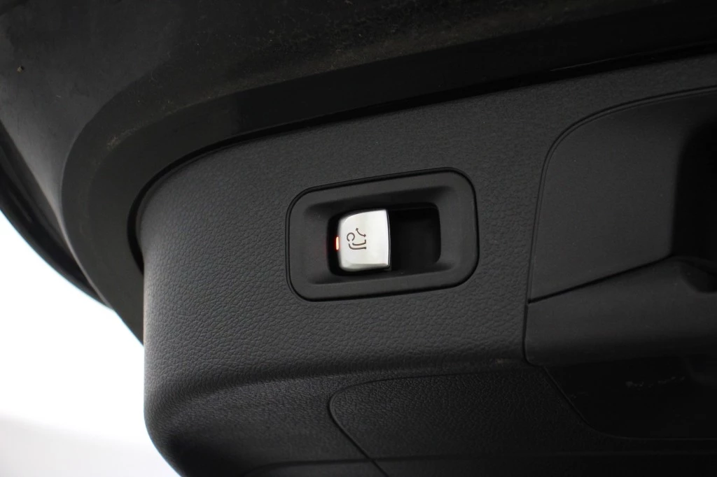 Hoofdafbeelding Mercedes-Benz EQC