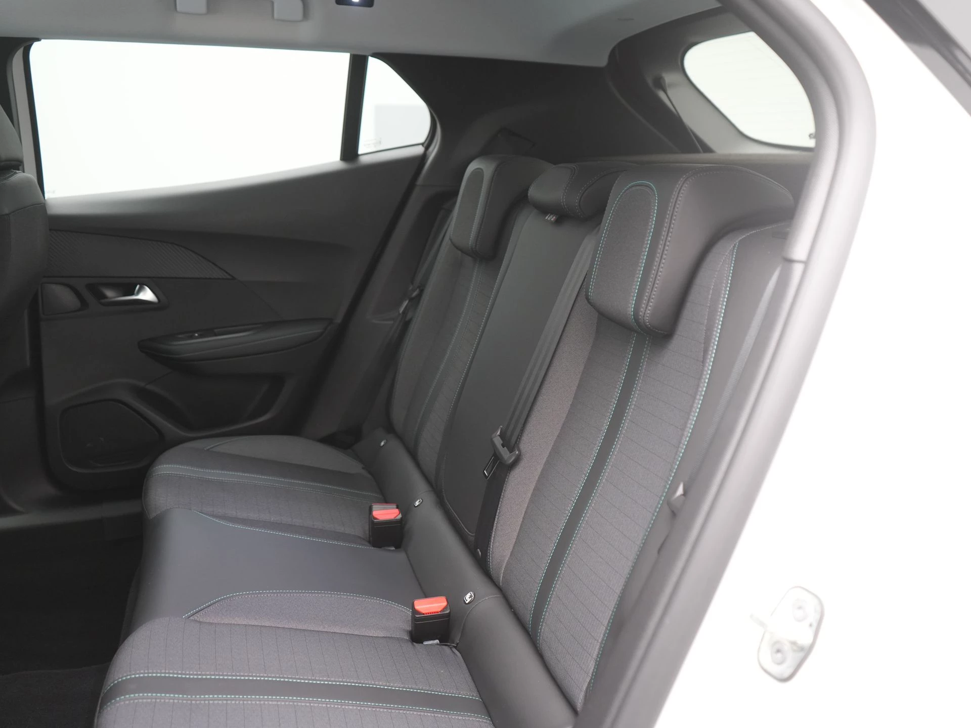 Hoofdafbeelding Peugeot e-2008