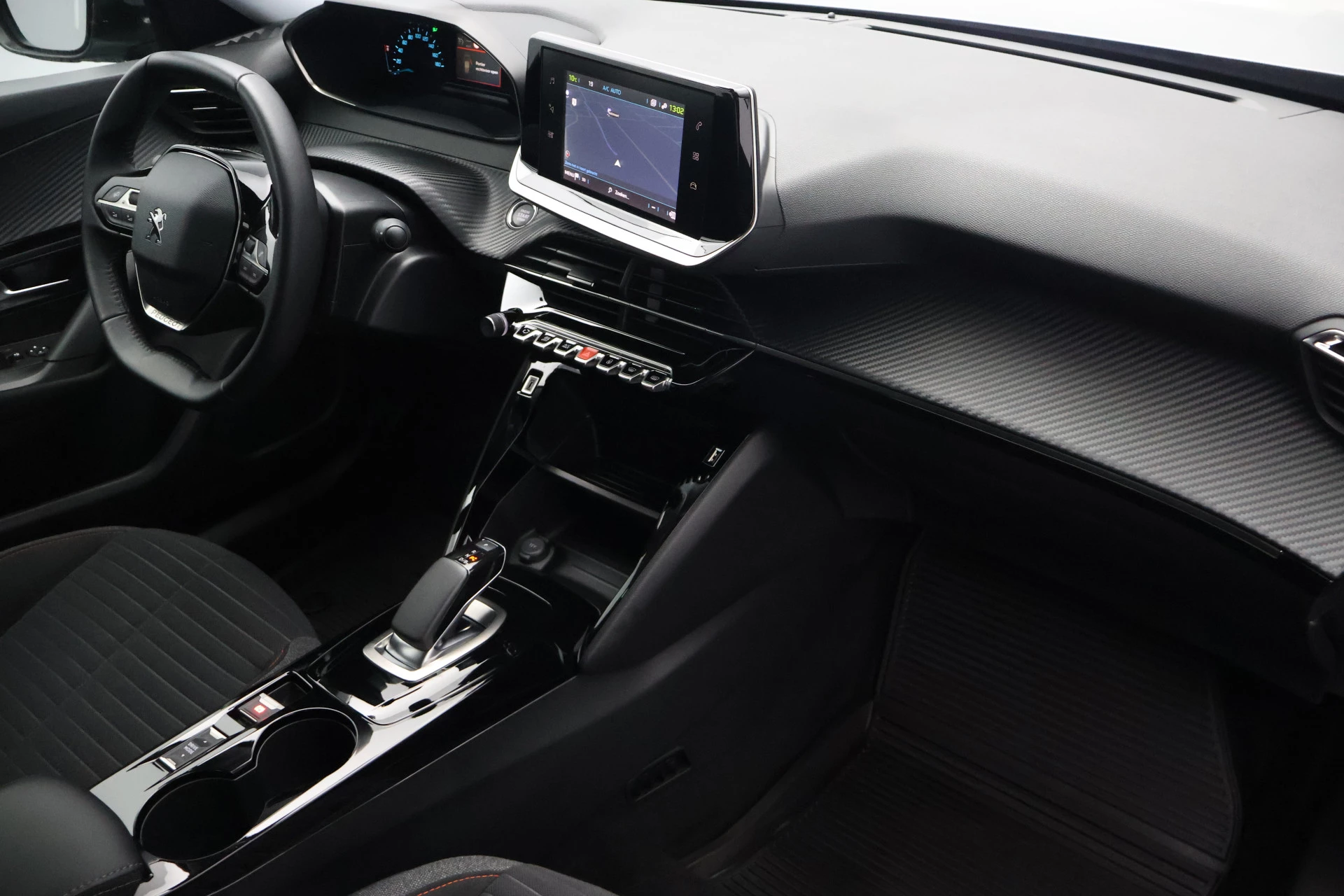 Hoofdafbeelding Peugeot e-2008