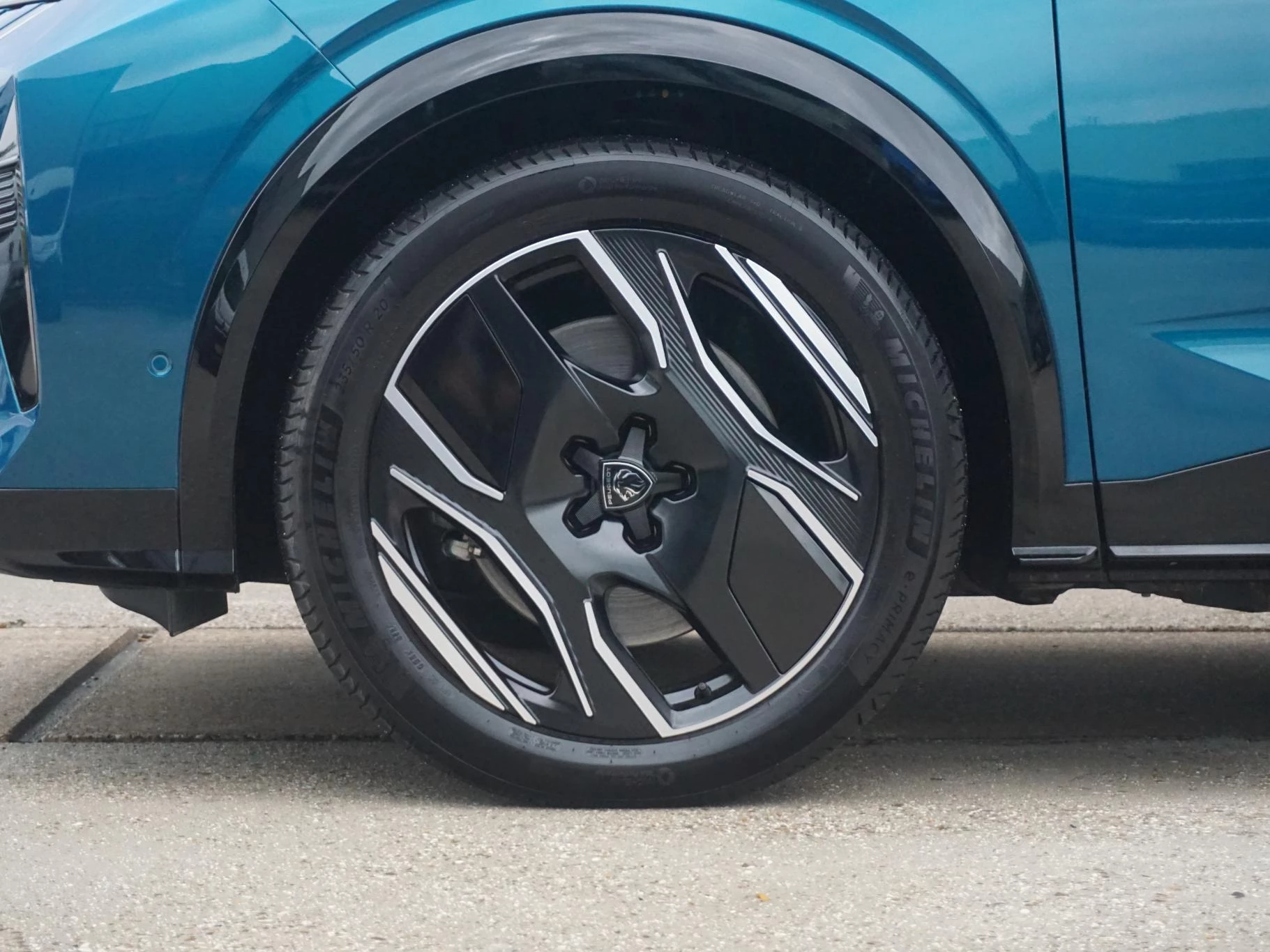 Hoofdafbeelding Peugeot e-3008