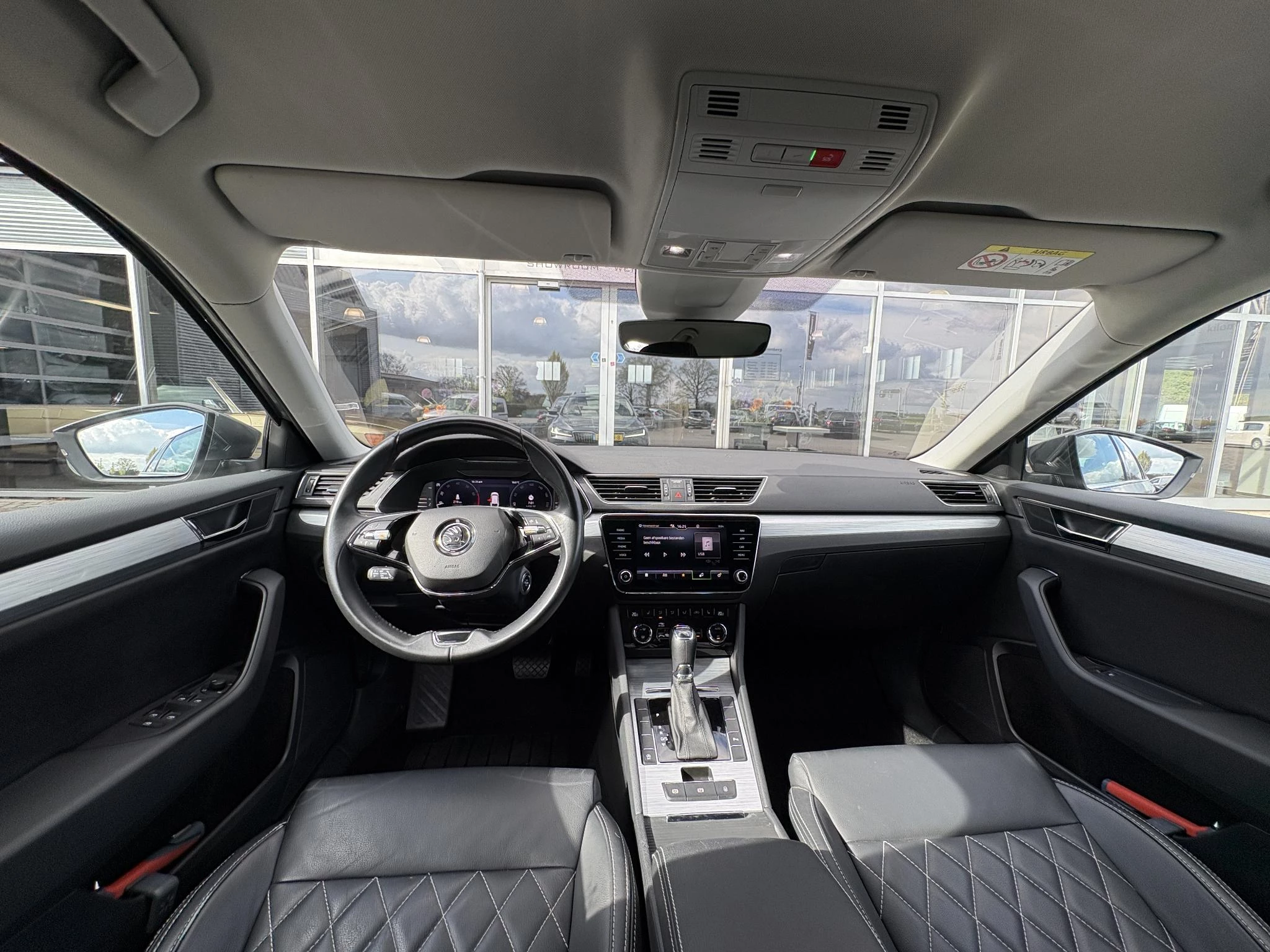 Hoofdafbeelding Škoda Superb