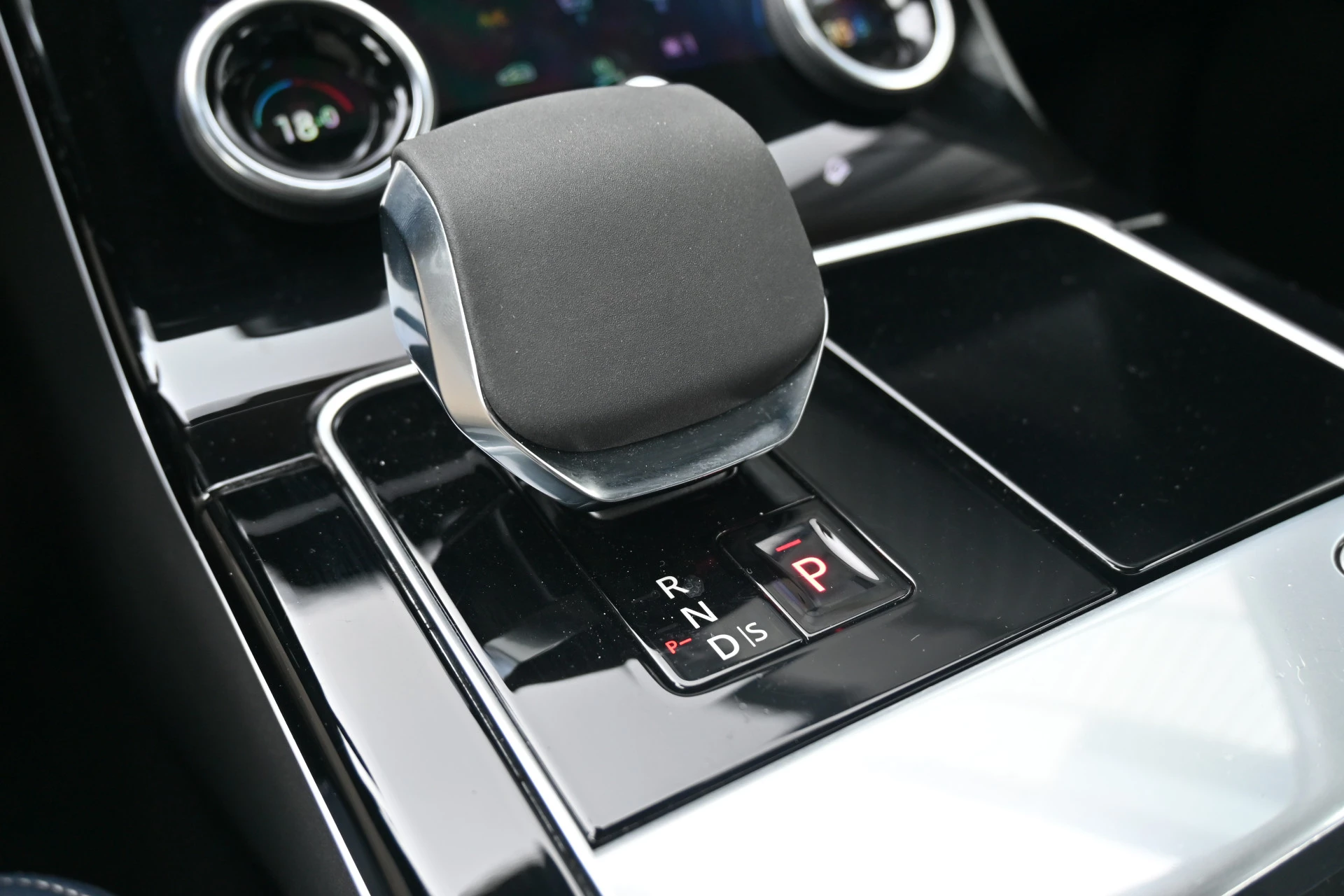 Hoofdafbeelding Land Rover Range Rover Velar