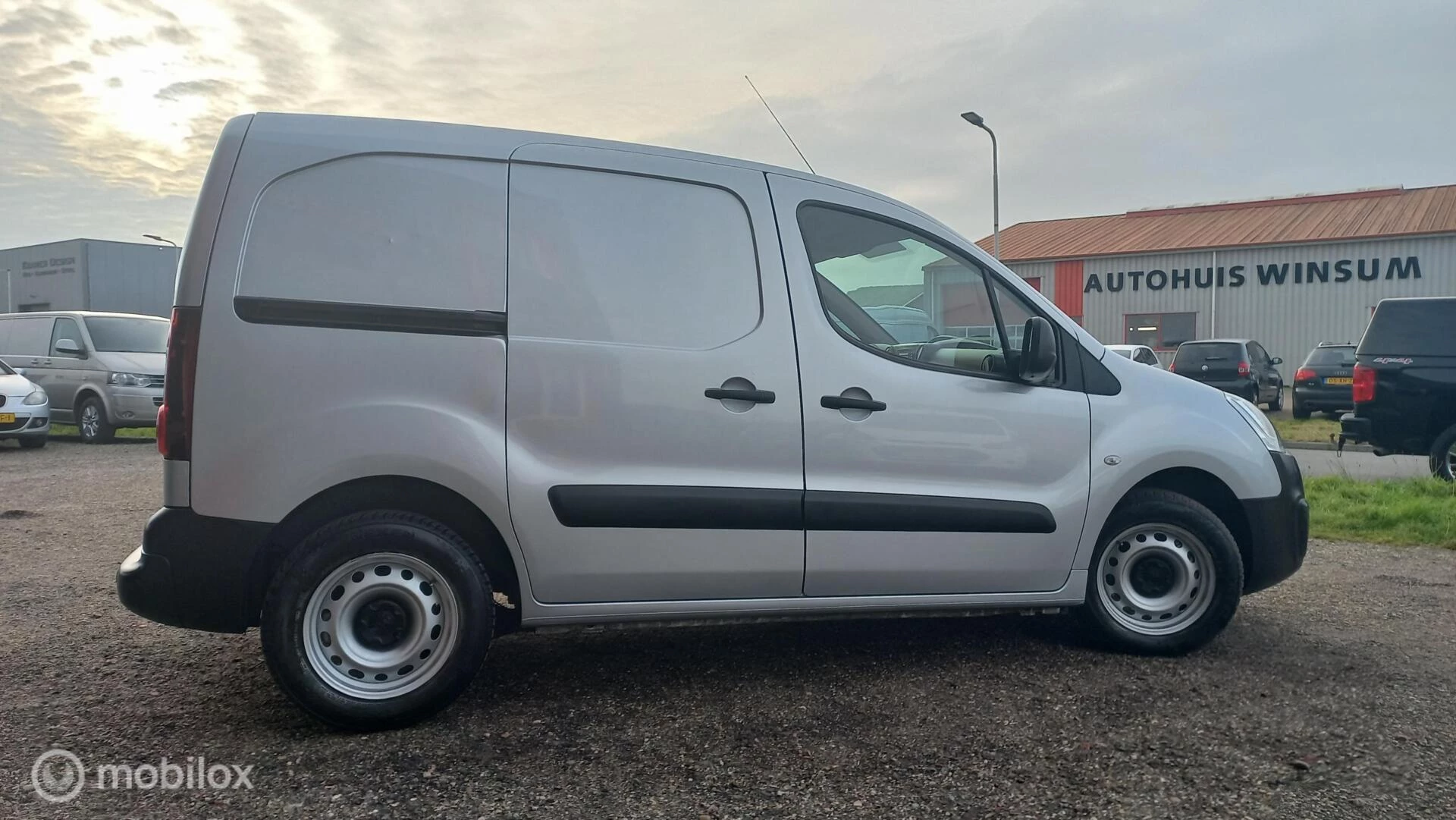 Hoofdafbeelding Peugeot Partner