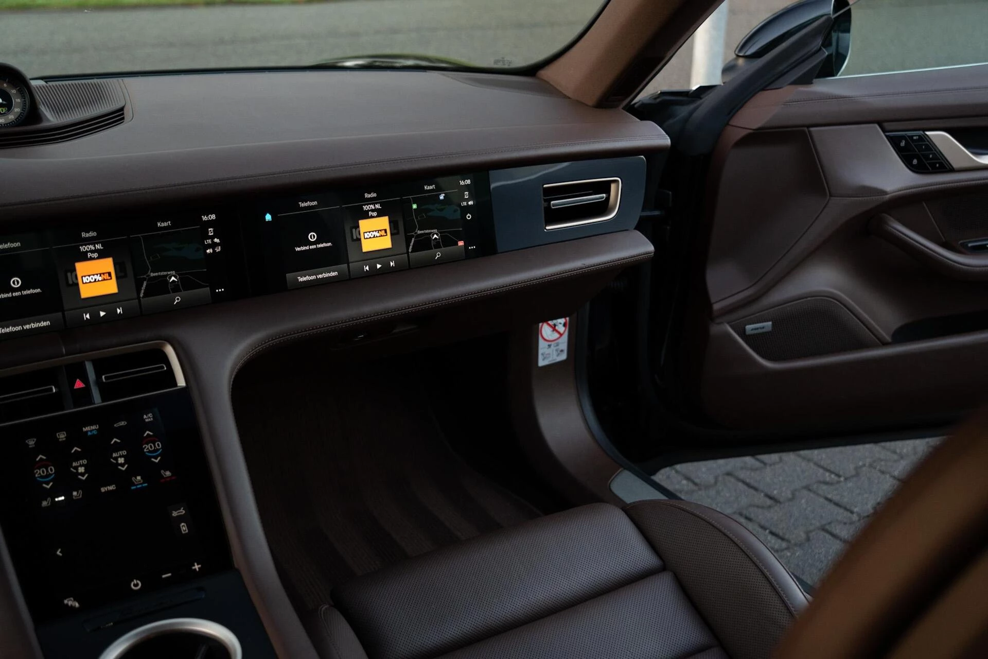 Hoofdafbeelding Porsche Taycan