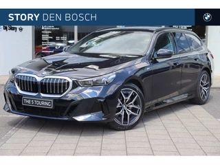 Hoofdafbeelding BMW 5 Serie BMW 5 Serie Touring 520i M Sport Automaat / Achteruitrijcamera / Adaptieve LED / Stoelventilatie  / Comfort Access / Stuurverwarming / Parking Assistant