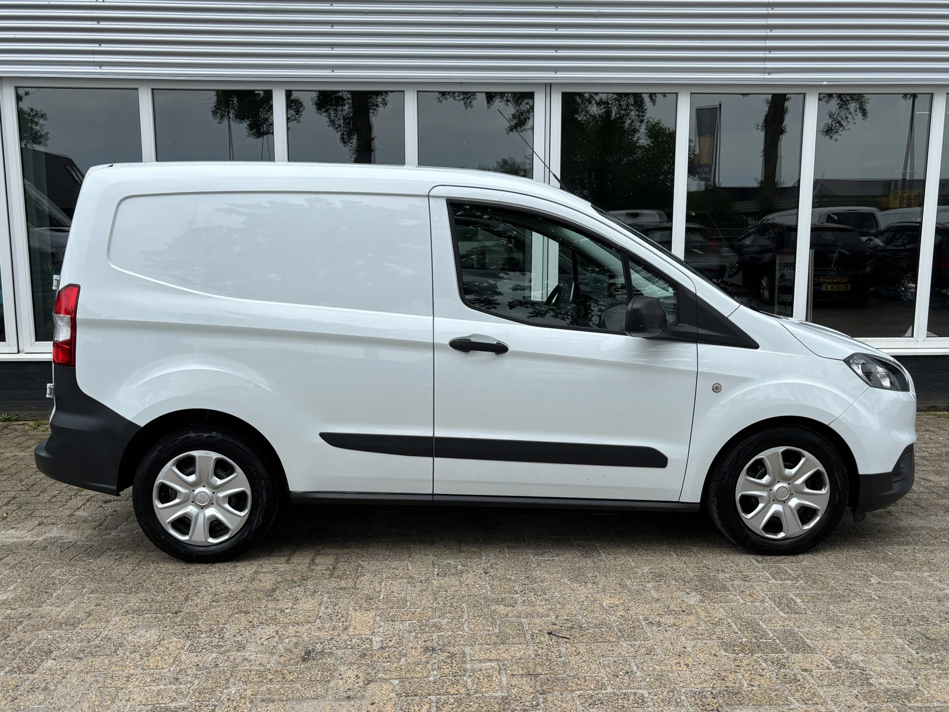 Hoofdafbeelding Ford Transit Courier