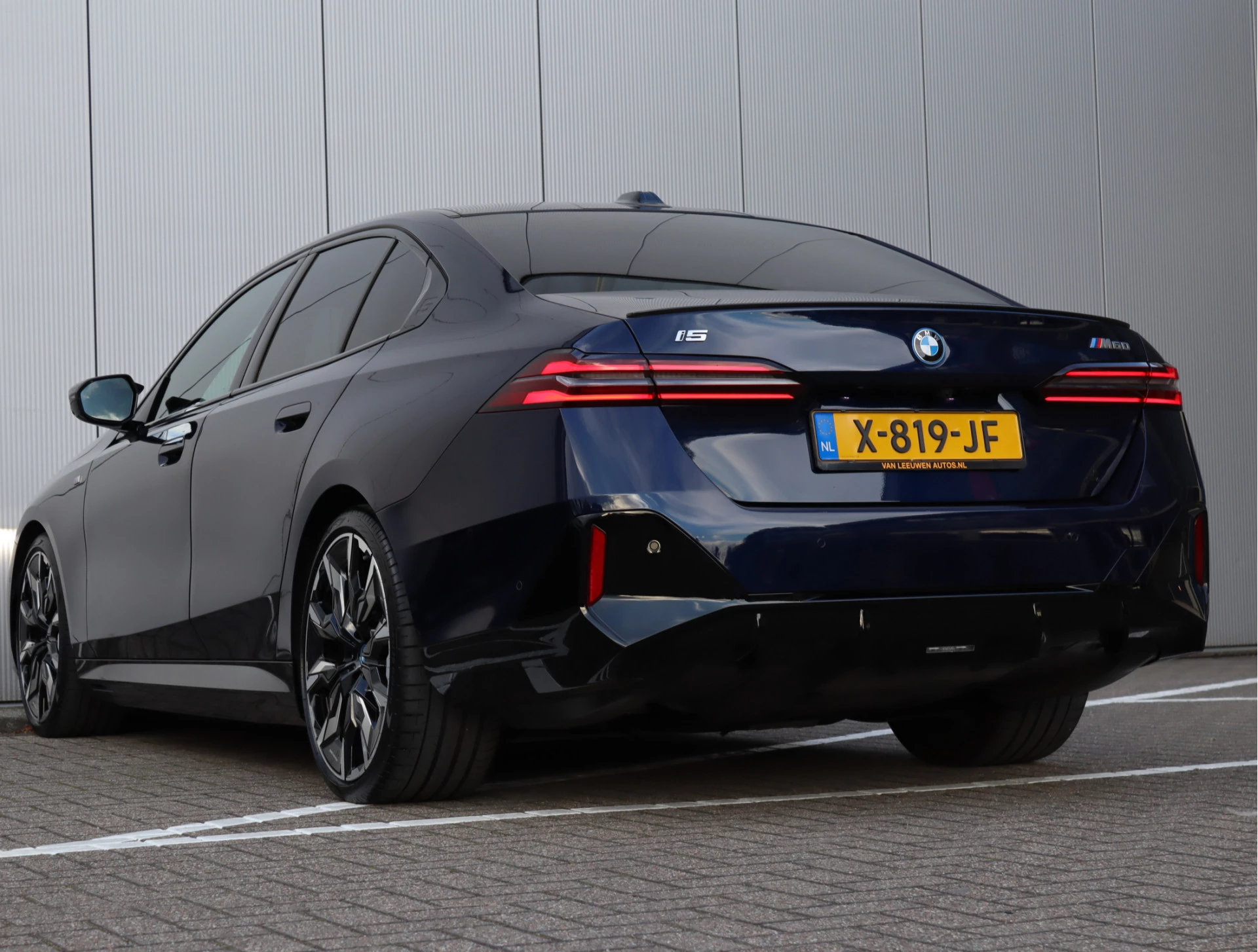 Hoofdafbeelding BMW i5