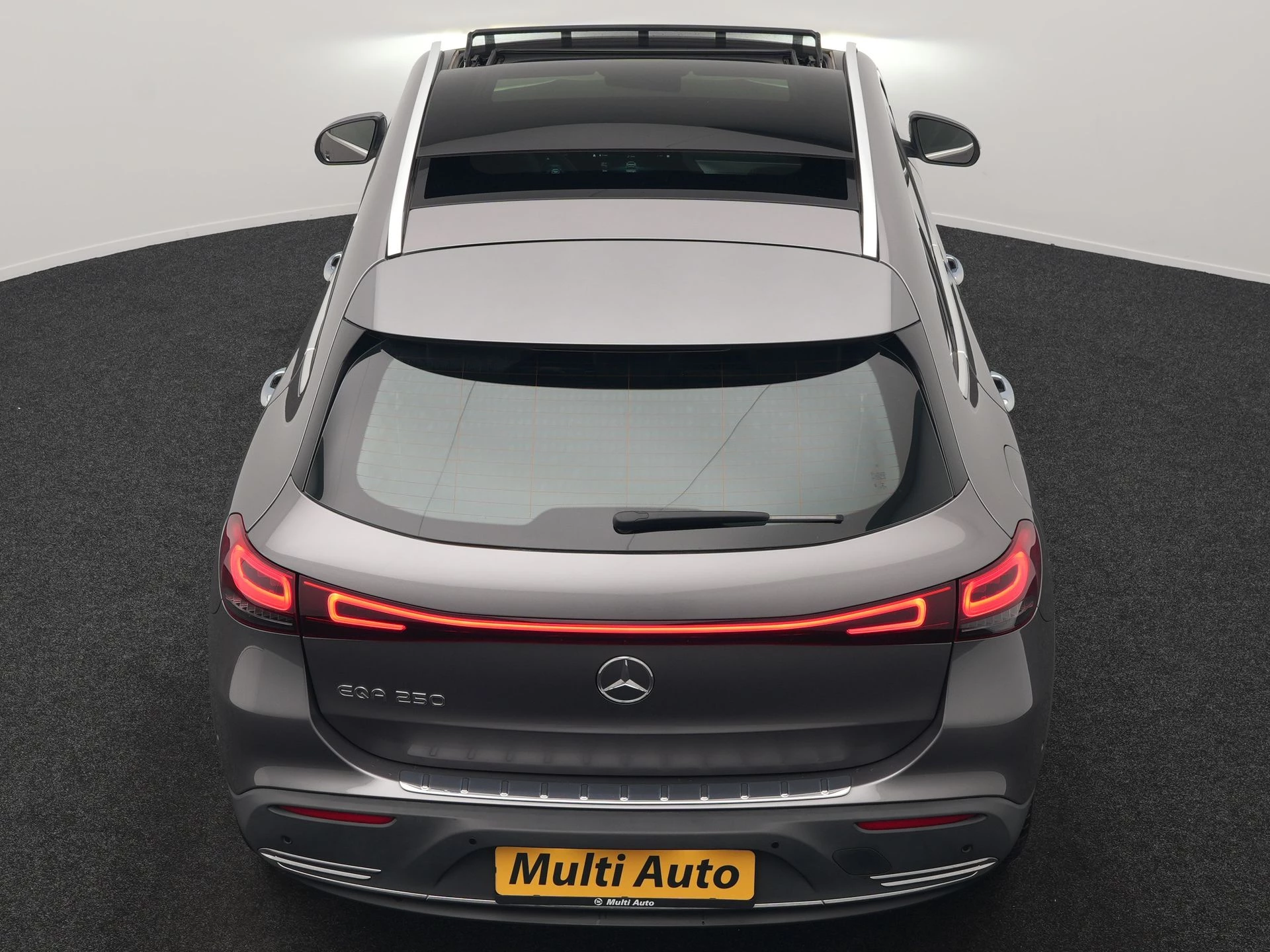 Hoofdafbeelding Mercedes-Benz EQA