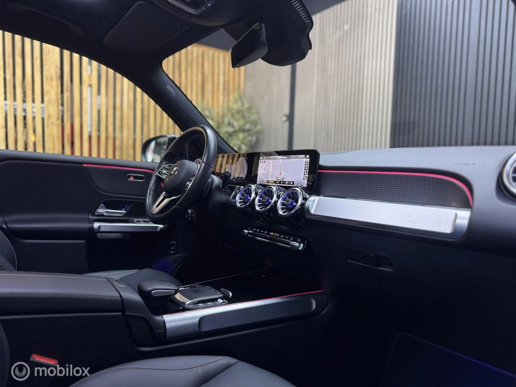 Hoofdafbeelding Mercedes-Benz EQB