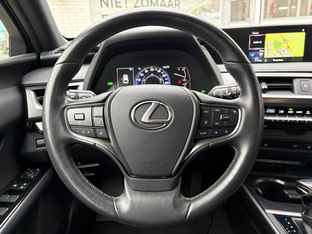 Hoofdafbeelding Lexus UX