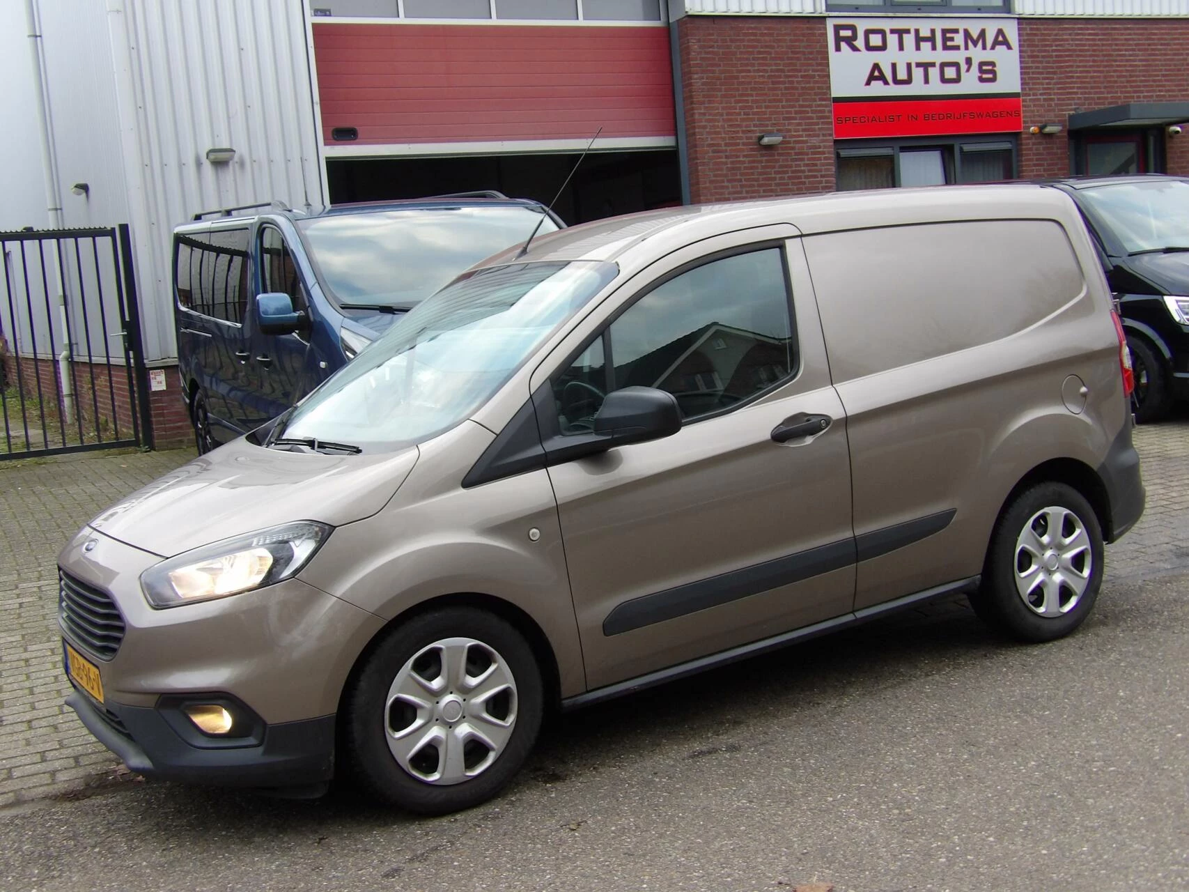 Hoofdafbeelding Ford Transit Courier