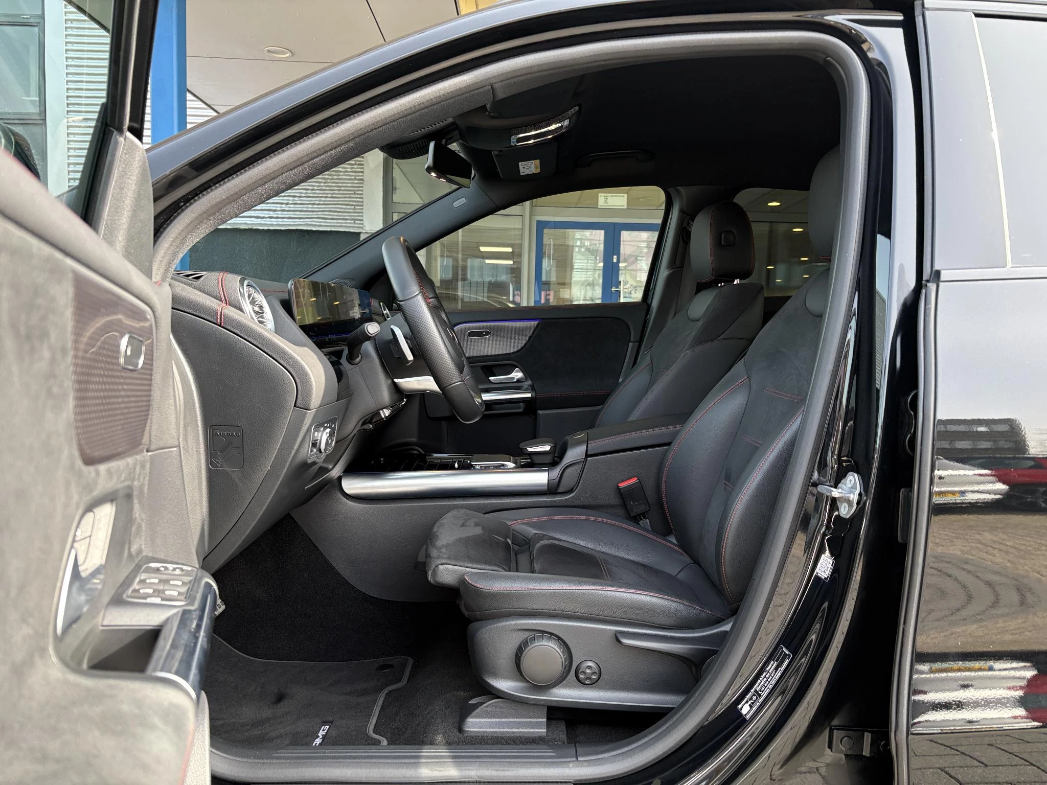 Hoofdafbeelding Mercedes-Benz EQA