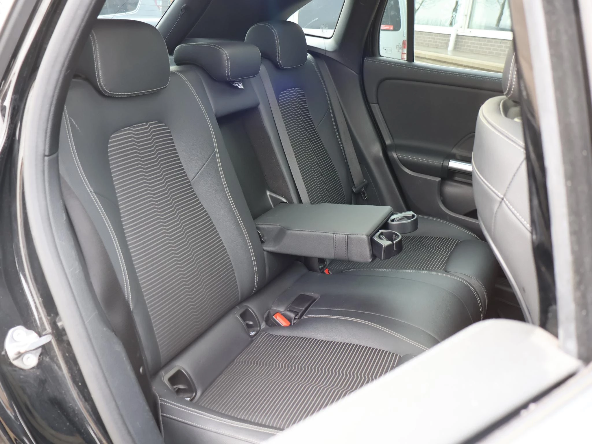 Hoofdafbeelding Mercedes-Benz EQA