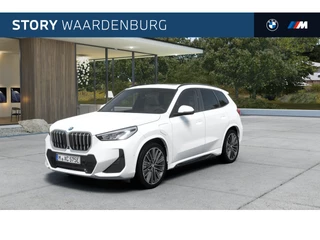 BMW X1 xDrive25e M Sport Automaat / Panoramadak / Sportstoelen / Achteruitrijcamera / M Adaptief onderstel / Stoelverwarming / Parking Assistant