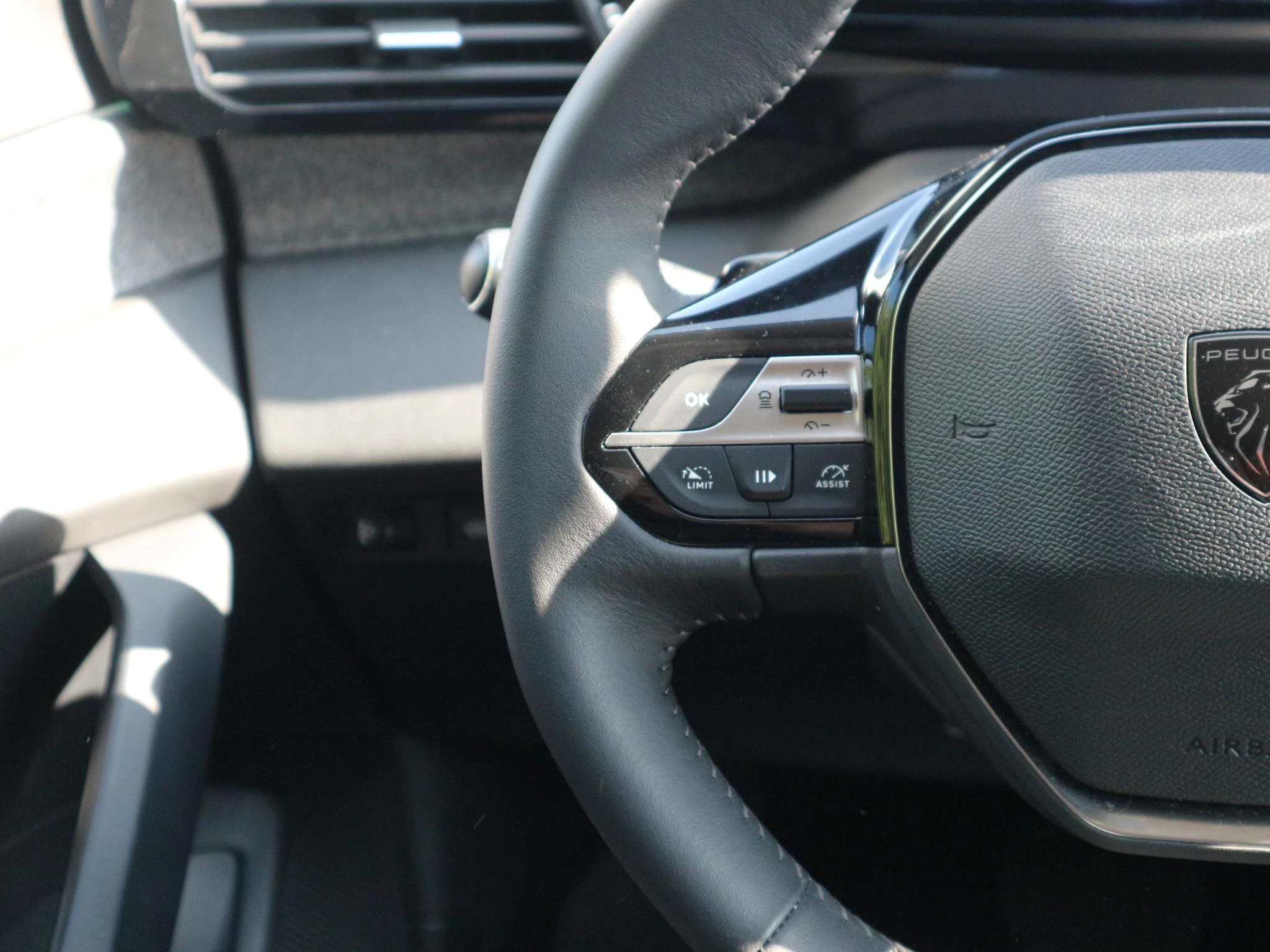 Hoofdafbeelding Peugeot 408