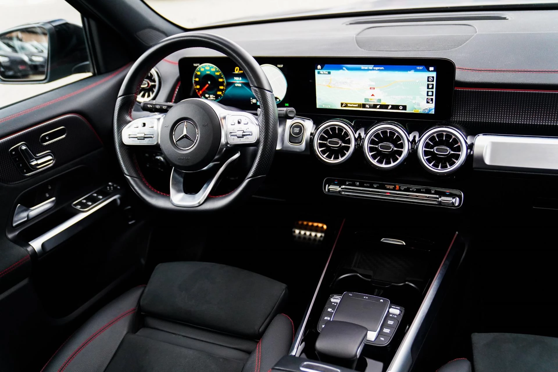 Hoofdafbeelding Mercedes-Benz EQB