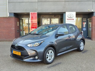 Toyota Yaris HYBRID 115 FACELIFT! APPLE/ANDROID CLIMA 15'' LM-VELGEN BLUETOOTH AD-CRUISE CAMERA NL-AUTO