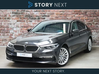 Hoofdafbeelding BMW 5 Serie BMW 5 Serie Sedan 530i xDrive High Executive Automaat / Trekhaak / Driving Assistant / Head-Up Display / Achteruitrijcamera / Navigatie / Comfortstoelen / Adaptieve LED-koplampen / Stoelverwarming / Getinte Ruiten / DAB / 19 Inch / Apple Carplay / Neerklapbare Achterbank