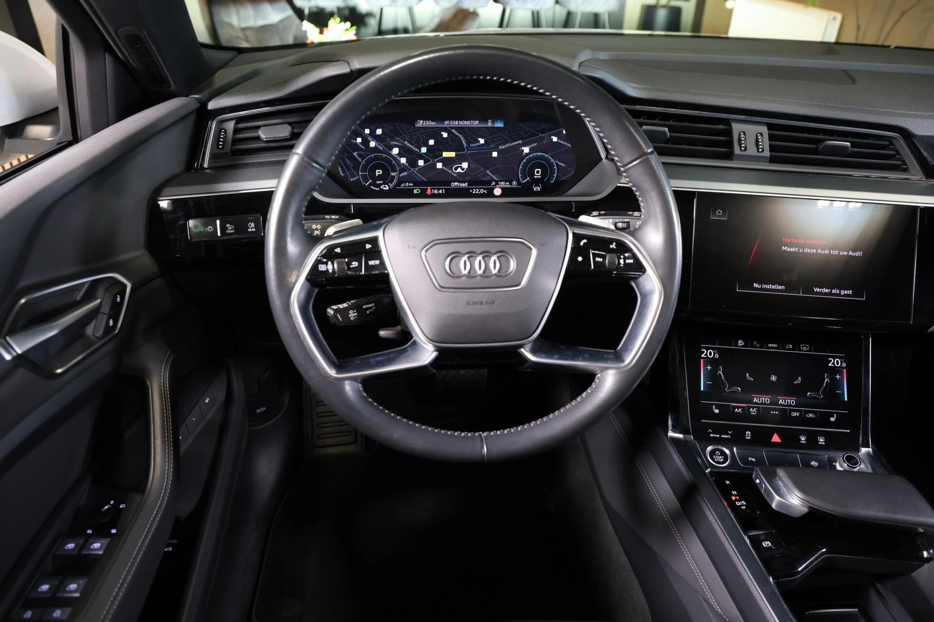 Hoofdafbeelding Audi e-tron