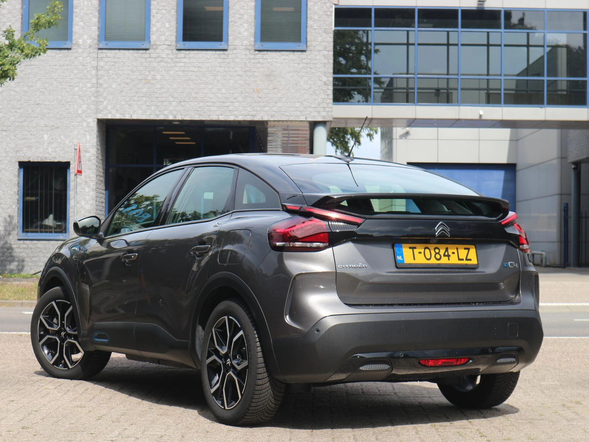 Hoofdafbeelding Citroën ë-C4