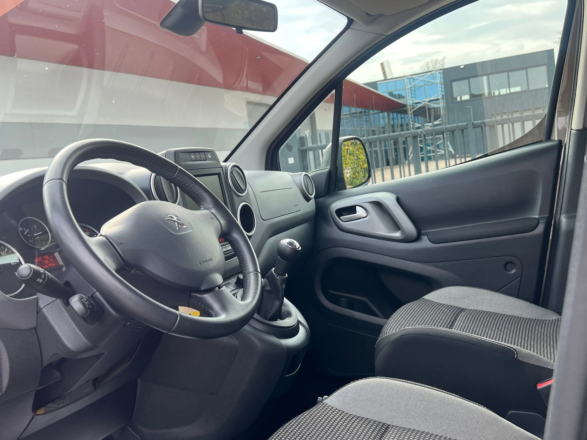 Hoofdafbeelding Peugeot Partner