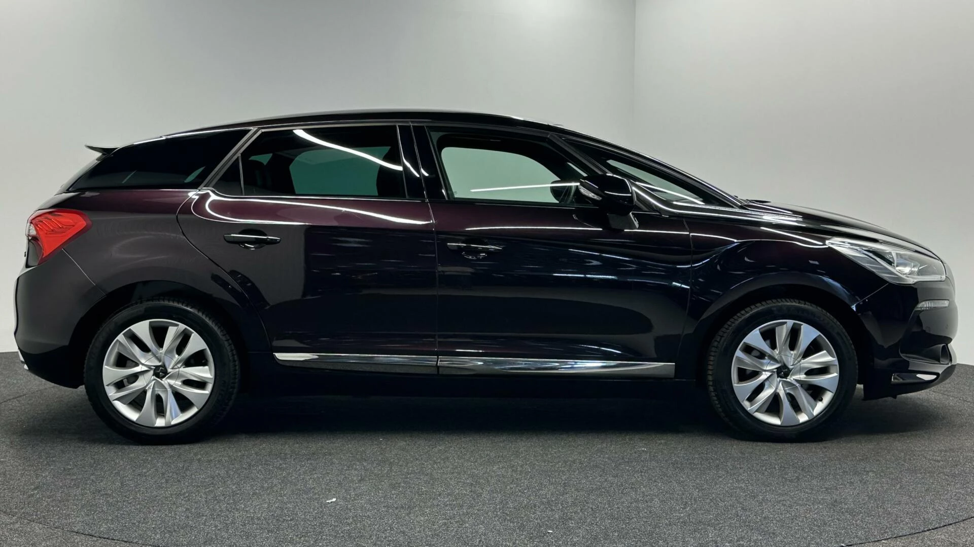 Hoofdafbeelding DS DS 5
